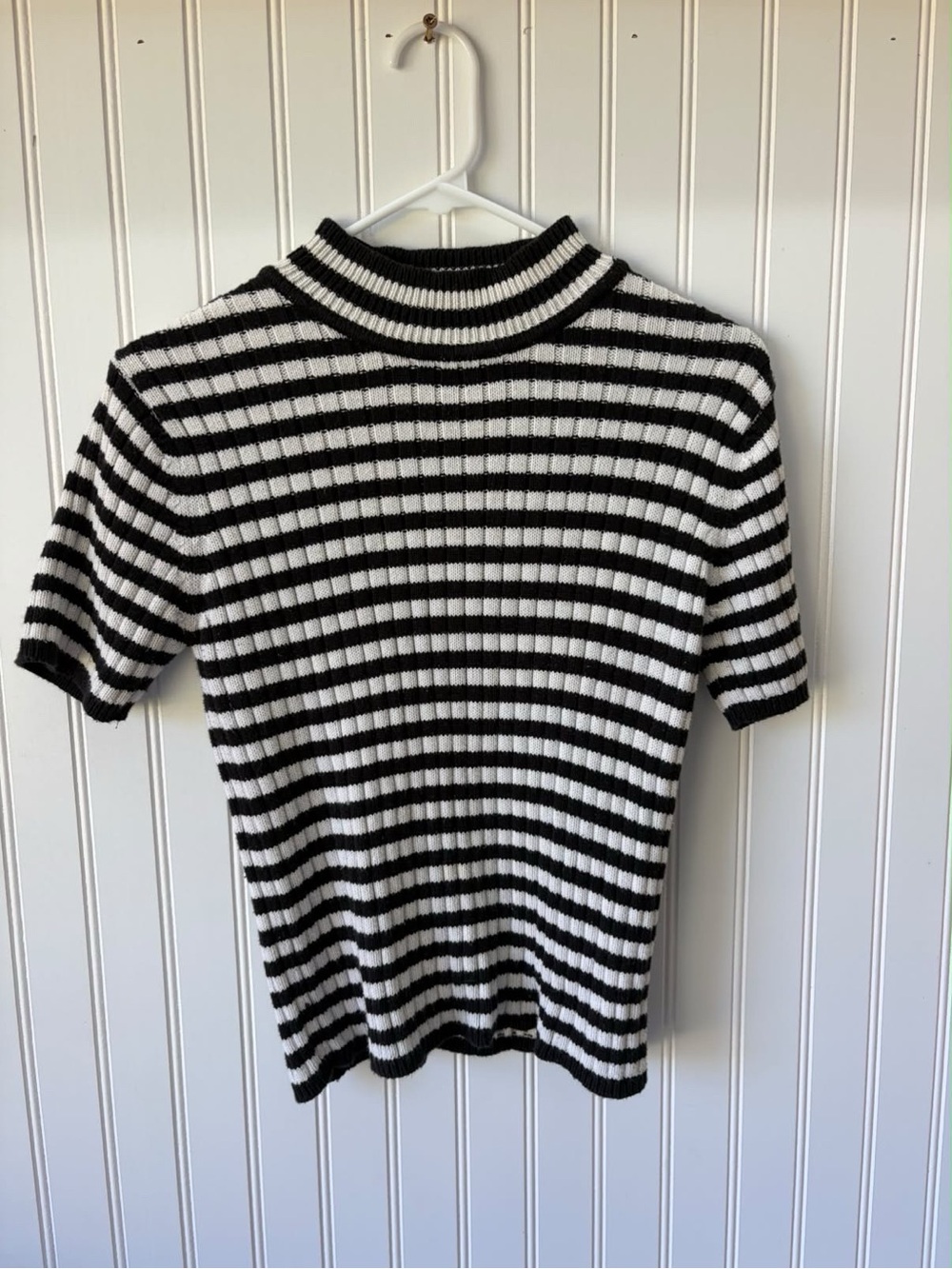 Vintage cotton knit Striped Black and White Short-Sleeve Ribbed mock neck Tee